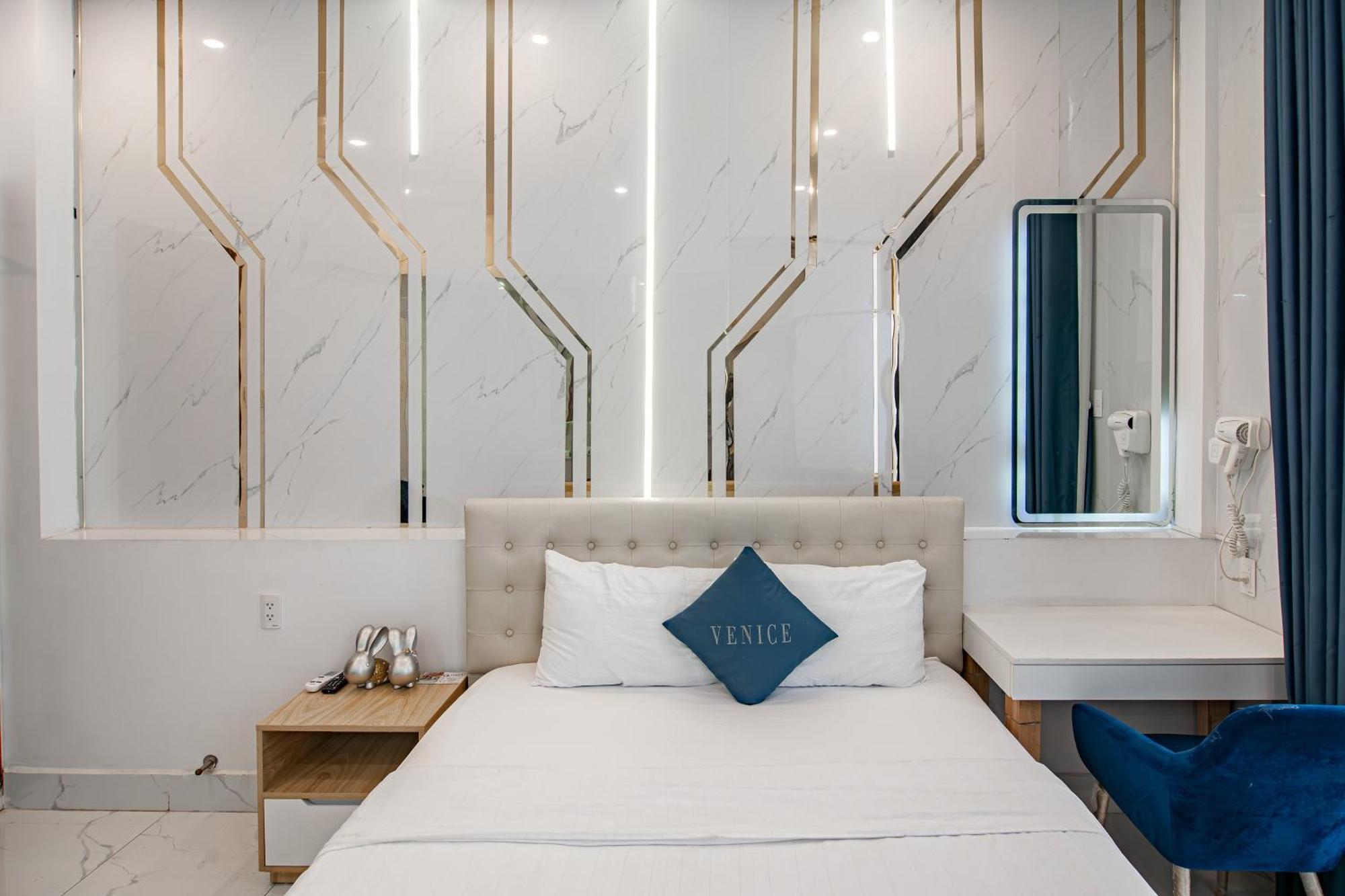 Venice 1 Hotel Хошимін Екстер'єр фото